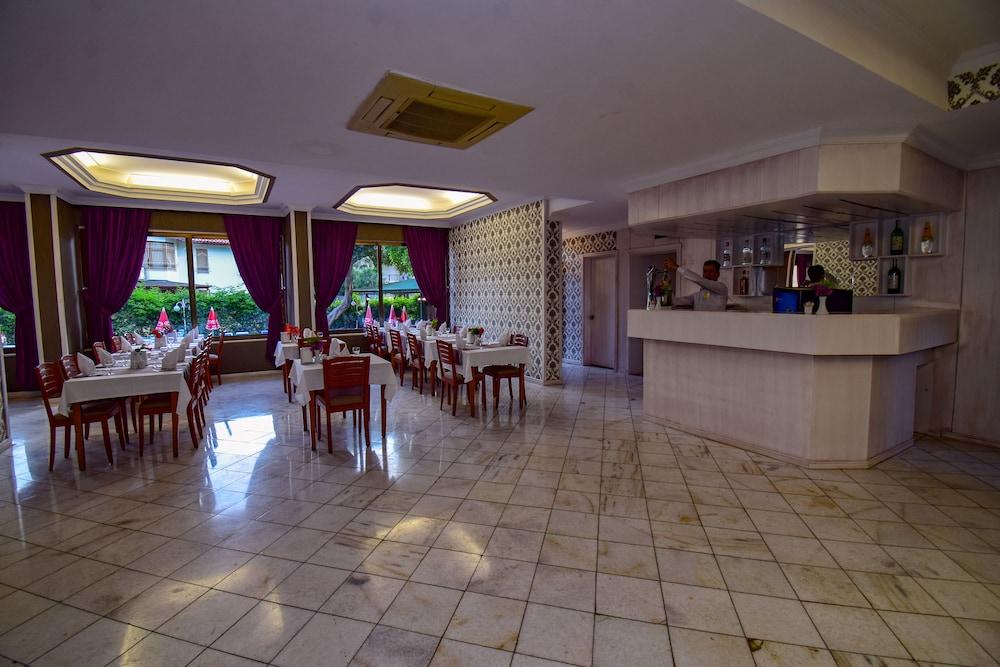 Juniper Hotel İçmeler Extérieur photo